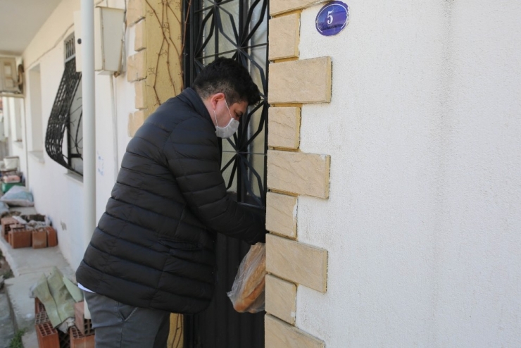 Başkan Kılıç Fırını Olmayan Köylerde Kapı Kapı Ekmek Astı