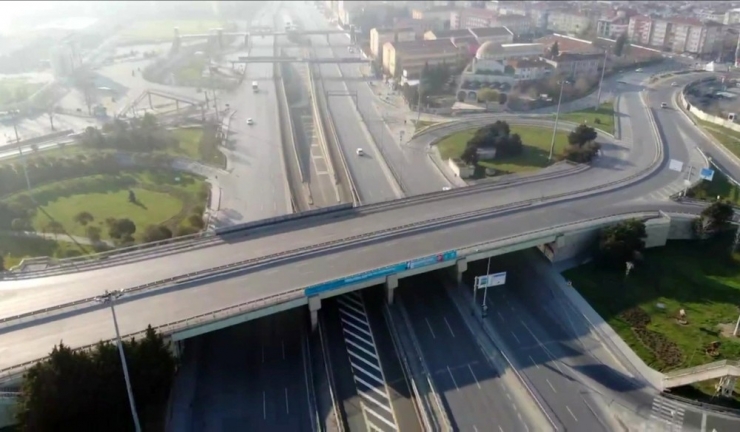 Yasağın 2’nci Gününde E-5 Karayolunun Boş Hali Drone İle Görüntülendi