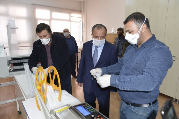 Sağlık Çalışanlarına Maske Ve Ara Öğün Verilmesine Başlandı