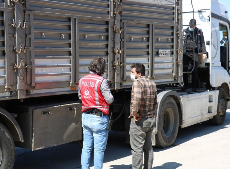 27 Buçuk Ton Kaçak Kömür İle Yakalandı, "Buğday Taşıyorum" Dedi