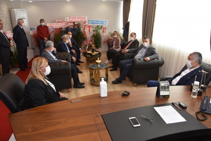 Başkan Karalar: "Hizmetlerimizle Ceyhan’ı Birlikte Uçuracağız"