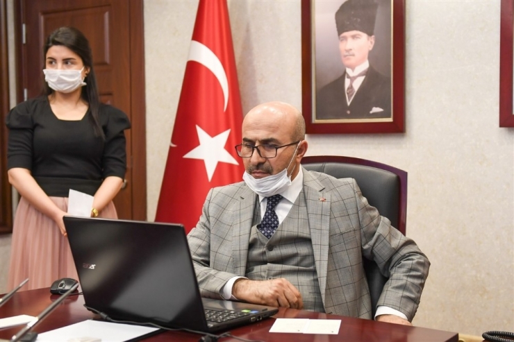 Vali Demirtaş: "Önlemlere Uyarak Salgın Dönemini En Az Zararla Atlatacağız"