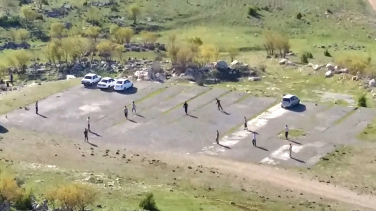 Korona Yasağına Aldırış Etmediler