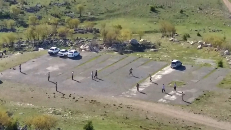 Korona Yasağına Aldırış Etmediler