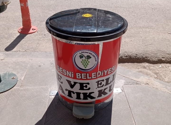 Eldiven Ve Maskeler İçin Atık Kutuları Yerleştirildi