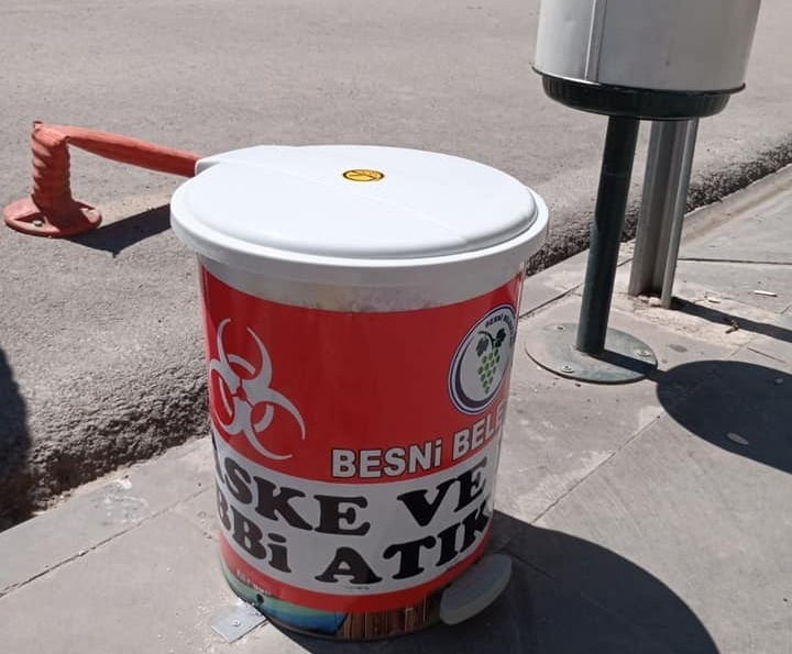 Eldiven Ve Maskeler İçin Atık Kutuları Yerleştirildi