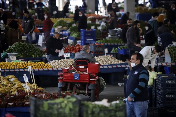 Sokağa Çıkma Yasağı Sebebi İle Elde Kalan Ürünler İçin Semt Pazarı Açıldı