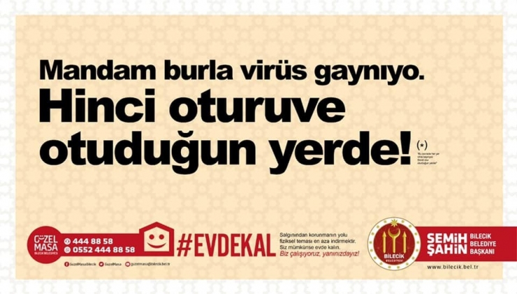Bilecik’te Billboardlar Yöresel Dilin Kullanıldığı "Evde Kal" Çağrısı Görenleri Gülümsetti