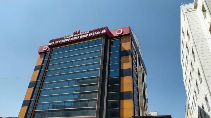 Korona Korkusundan Ölen Kadın Otopsi İçin Korona Testi Bekliyor