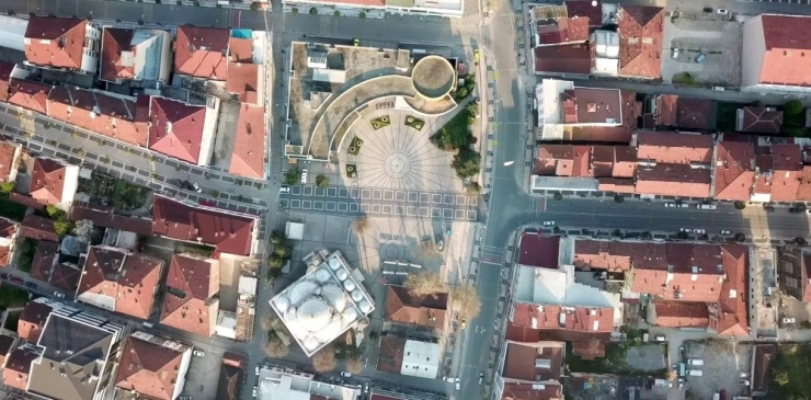 Yasak Olmamasına Rağmen Düzceliler Sokağa Çıkmadı, Caddeler Boş Kaldı