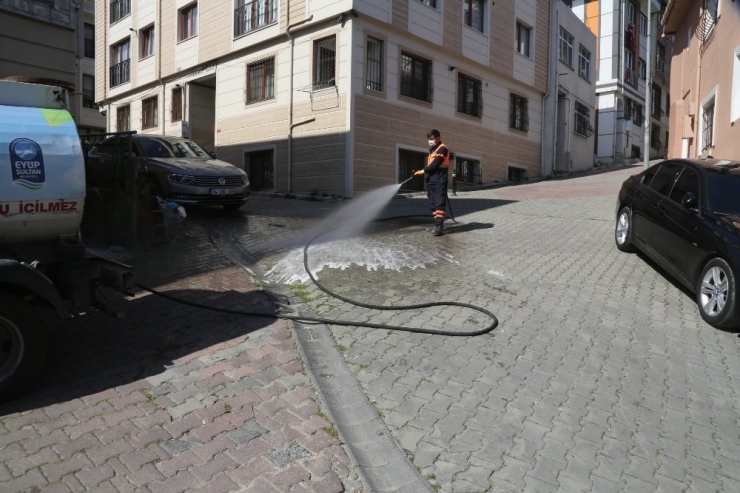 Eyüpsultan’ın Cadde Ve Sokakları Temizlendi