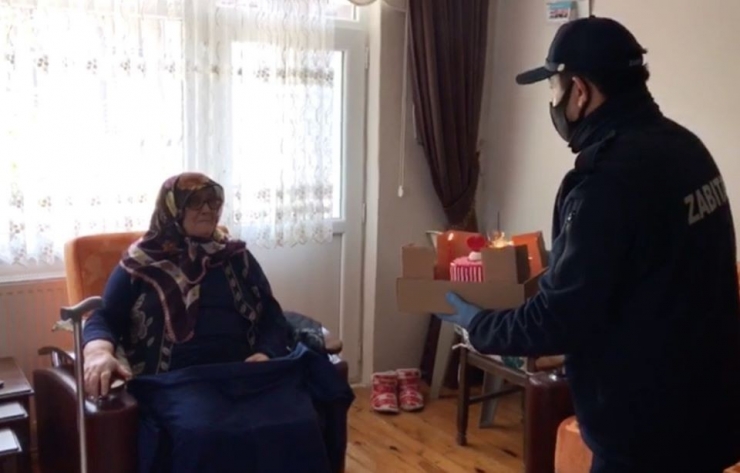 Hendek’te Yaşlıları Duygulandıran Sürpriz