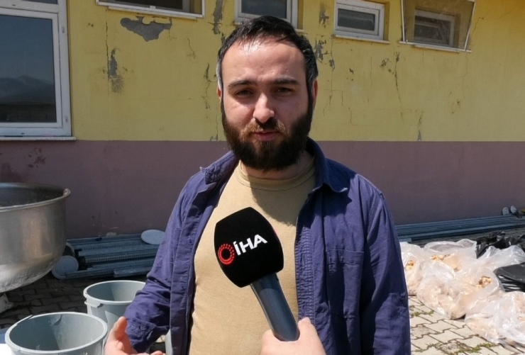 Isparta’da Sokak Hayvanları İçin Yemekhane Kuruldu