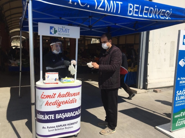 Zabıta Kuruçeşme Pazarı’nda Maske Ve Dezenfektan Dağıttı