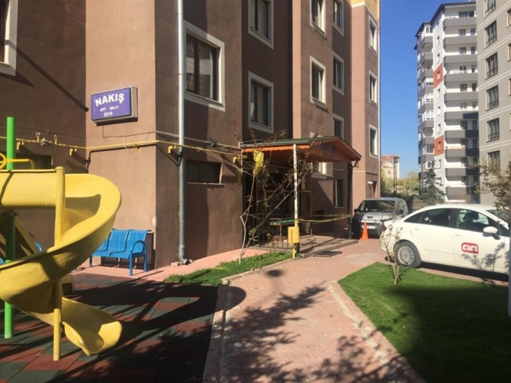 Kapıcının Testi Pozitif Çıkınca 14 Katlı Bina Karantina Altına Alındı