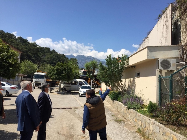 Başkan Topaloğlu Lise Caddesindeki Çalışmaları İnceledi