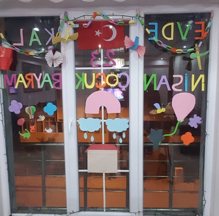 Minik Kardeşler Dansla “Evde Kal Türkiye” Dedi