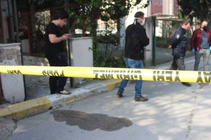 Yasak Sonrası Sokağa Çıkar Çıkmaz Borç Verdiği Şahsı Vurdu