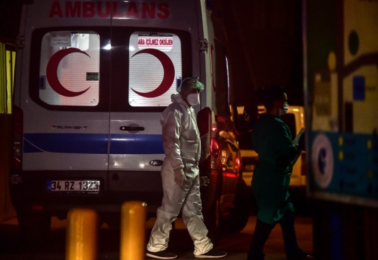 Koronavirüsün En Ön Saflarında Çalışan Sağlık Savaşçıları Görüntülendi