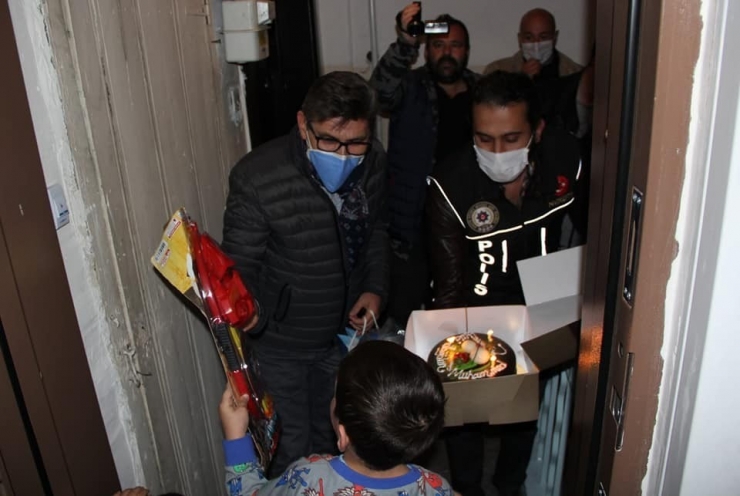 Emniyet Müdürü Dağdeviren’den Çocuklara Doğum Günü Sürprizi