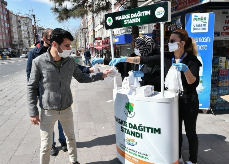 Mamak’ta Yeni Hafta Maske Dağıtımı İle Başladı