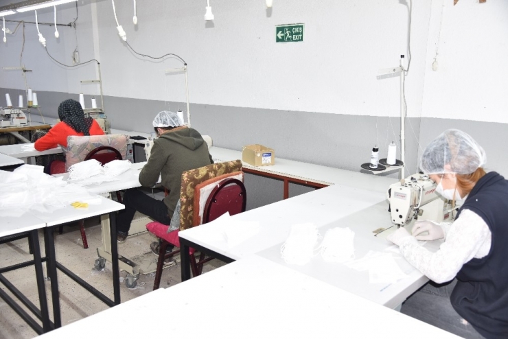 Manisa Büyükşehir Belediyesi Maske Üretimine Başladı