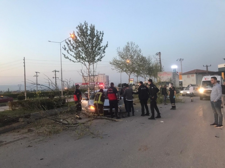 Takla Atan Araçtan Burnu Bile Kanamadan Çıktı