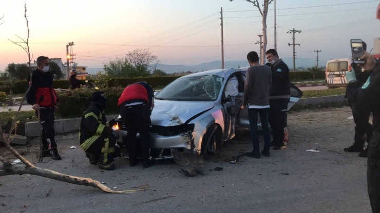 Takla Atan Araçtan Burnu Bile Kanamadan Çıktı