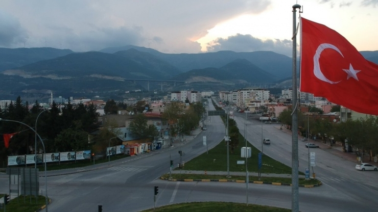 Nurdağı’nda Yasağa Uyuldu Sokaklar Boşaldı