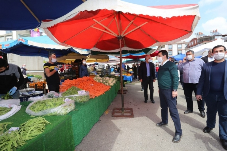 Başkan Tütüncü Semt Pazarlarını Denetledi