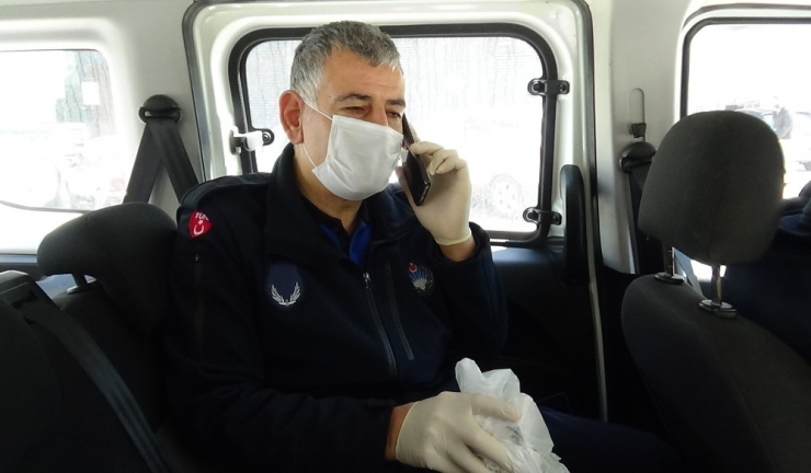 Bebeğine Süt Bulamayan Kadının Yardımına Zabıta Koştu