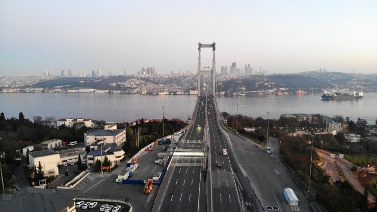 Sokağa Çıkma Yasağının Bitmesinin Ardından Araçlar 15 Temmuz Şehitler Köprüsü’nden Geçmeye Başladı