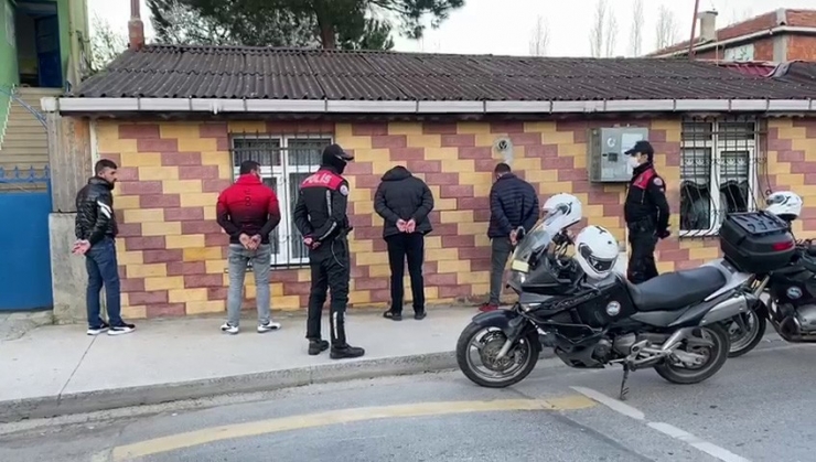 Polisten Kaçan Araçtaki 4 Kişiye Drone’lu Takip