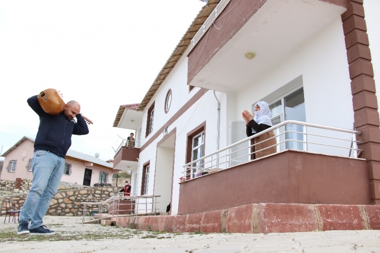 En Yaşlı Nüfusa Sahip İlçede, Yaşlılara Sazlı Sözlü Konser