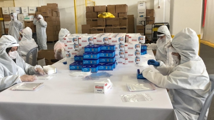 Bakan Karaismailoğlu, Maske Dağıtım İşlemlerini İnceledi