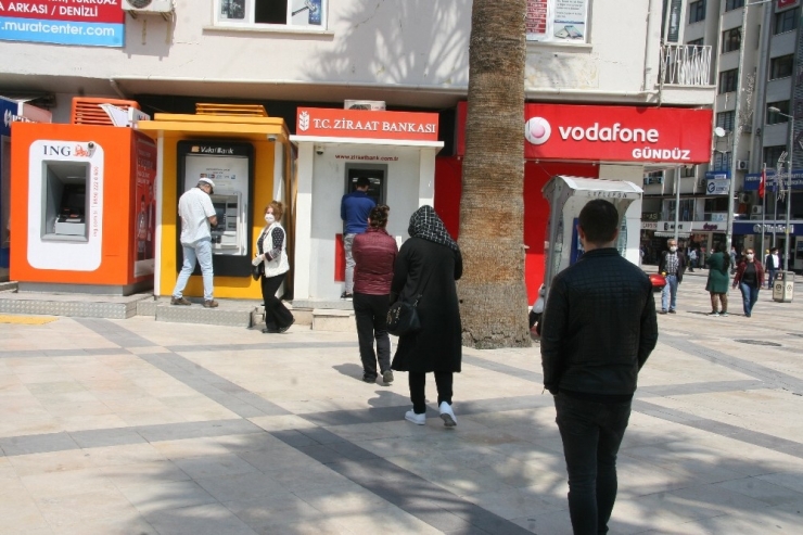 Sokağa Çıkma Yasağının Ardından Denizli’de Hayat Normale Döndü