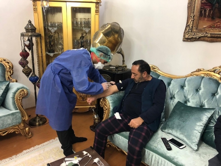 Vefa Sosyal Destek Grubu Kronik Rahatsızlığı Olan Vatandaşın Yardımına Koştu