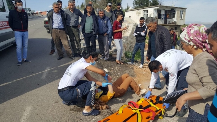 Otomobil Takla Attı: 2 Yaralı