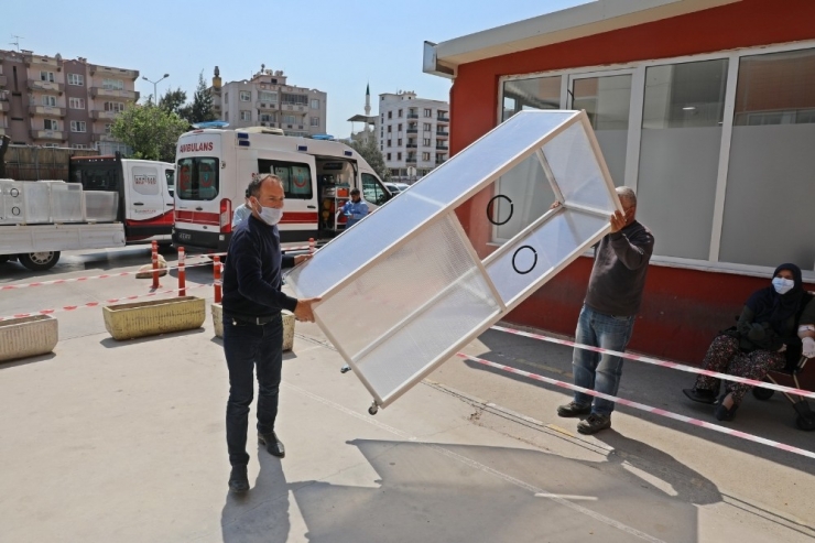 Akhisar’da Korona Virüs Numuneleri Temas Olmadan Alınacak