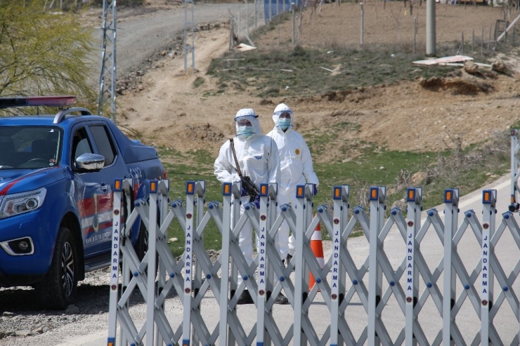 Ankara’da Bir Mahalleye Giriş-çıkışlar Kısıtlandı