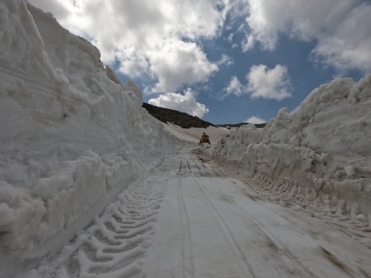 Antalya’da Nisan Ayında Karla Mücadele Çalışması