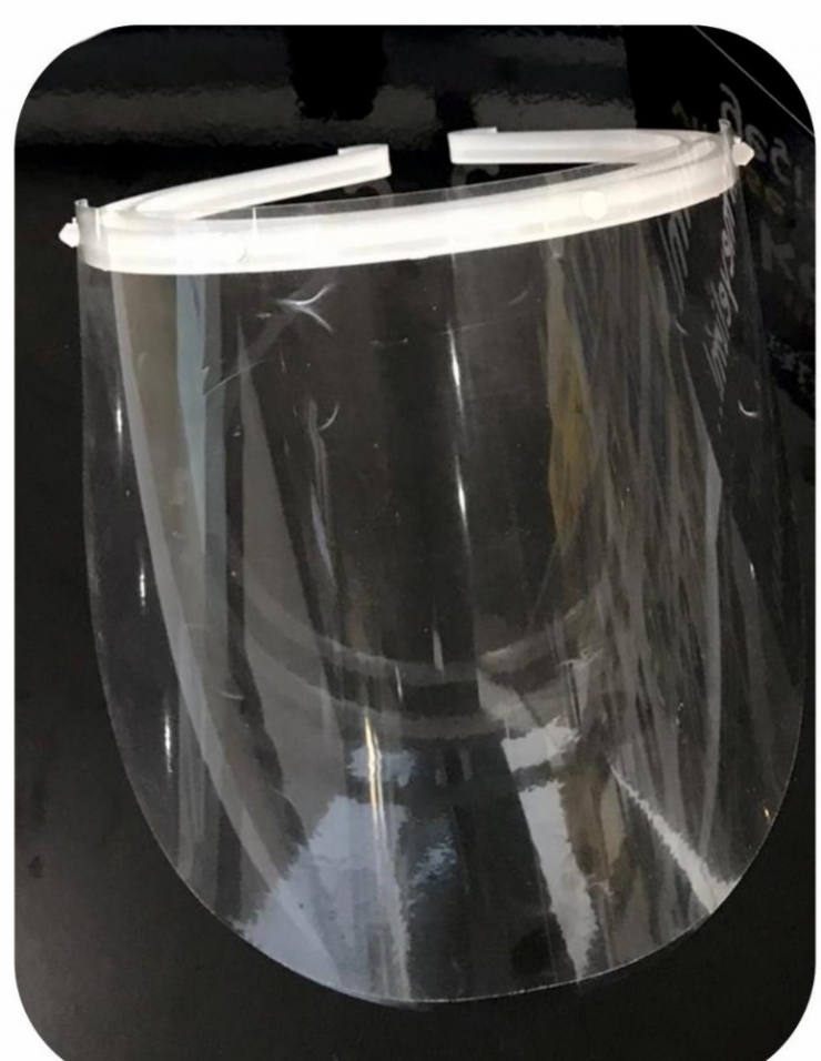 İşadamından Hastaneye Yüz Siperliği Bağışı