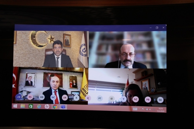 Adü Rektörü Aldemir, Yök Başkanı İle Telekonferans Yöntemiyle Toplantı Yaptı