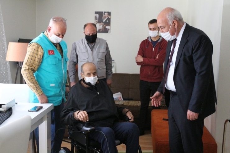 Başkan Tuncel Bir Yüzü Daha Güldürdü