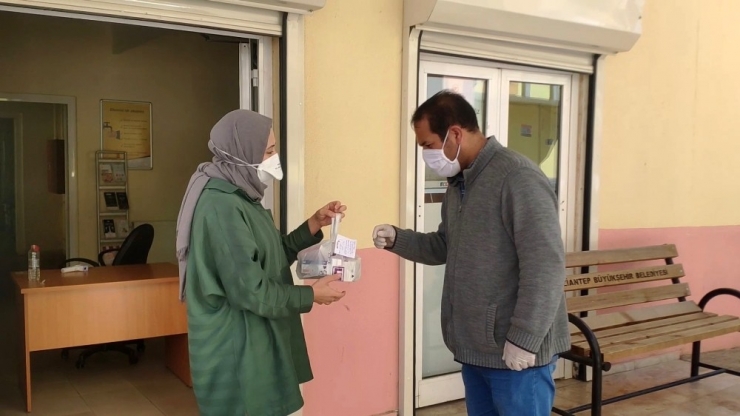 Emeklilerin Bayram Promosyonları Da Evlerine Götürülüyor