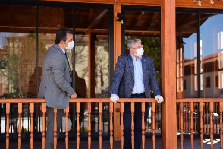 Başkan Aşgın Güngörmüşler Konağını İnceledi