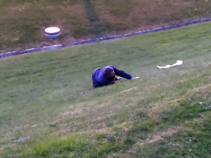 Kahvaltı Yaparken Kurşunla Ayağından Vuruldu