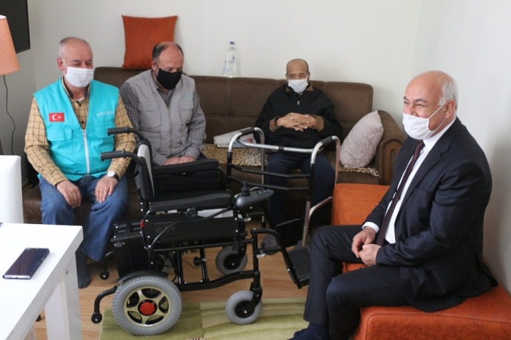 Başkan Tuncel Bir Yüzü Daha Güldürdü