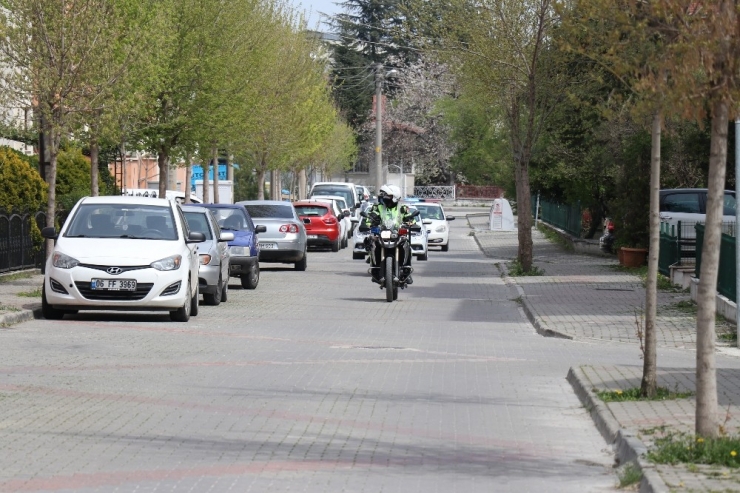 Bolu’da, Astım Hastası Çocuğa Polislerden Doğum Günü Sürprizi