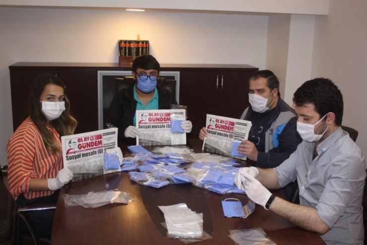 Bolu’da Yerel Gazete Abonelerine Maske Dağıttı